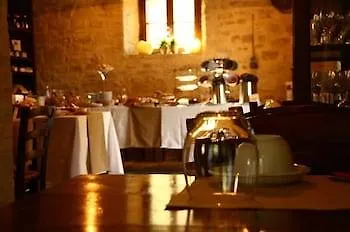 La Tavola Dei Cavalieri فندق