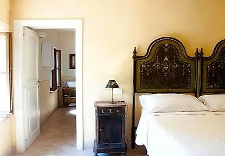 La Tavola Dei Cavalieri 3* أسيسي
