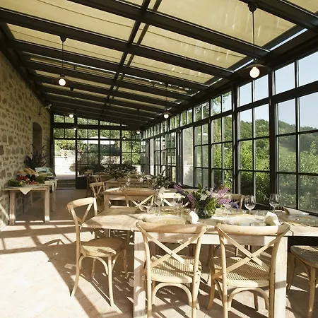 ホテル La Tavola Dei Cavalieri 3*